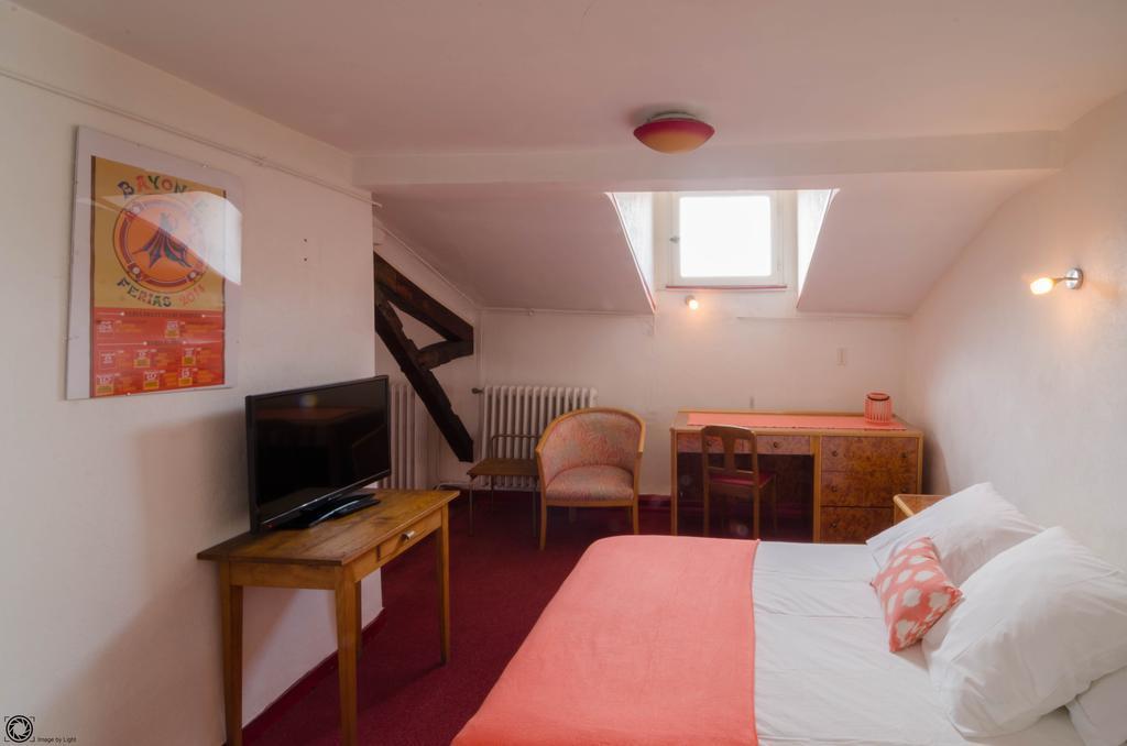 Hotel De La Gare Bayonne Kültér fotó